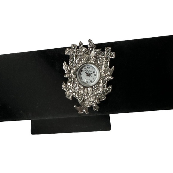 Vintage Jada Industries Silver-Tone Cuckoo Clock Pendant Brooch Japan Movement - Picture 2 of 10